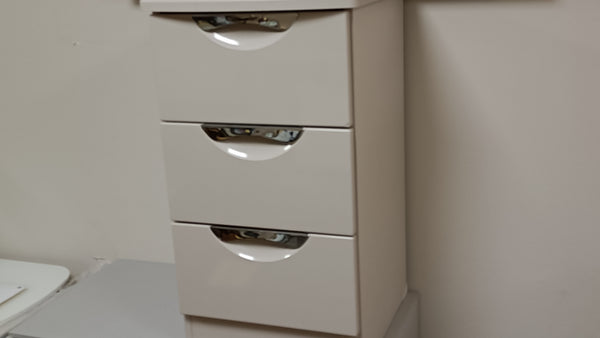 Clearance Castel 3 Drawer Locker