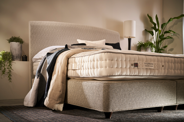 Vispring 4ft6 Double Size Herald Superb 1476 Pocket Sprung Prestige Divan Set